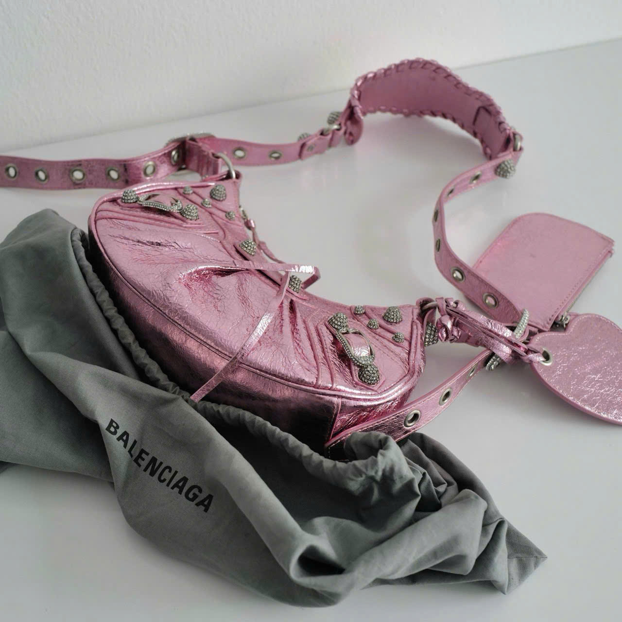 Túi Balenciaga Cagole hồng metallic đính đá