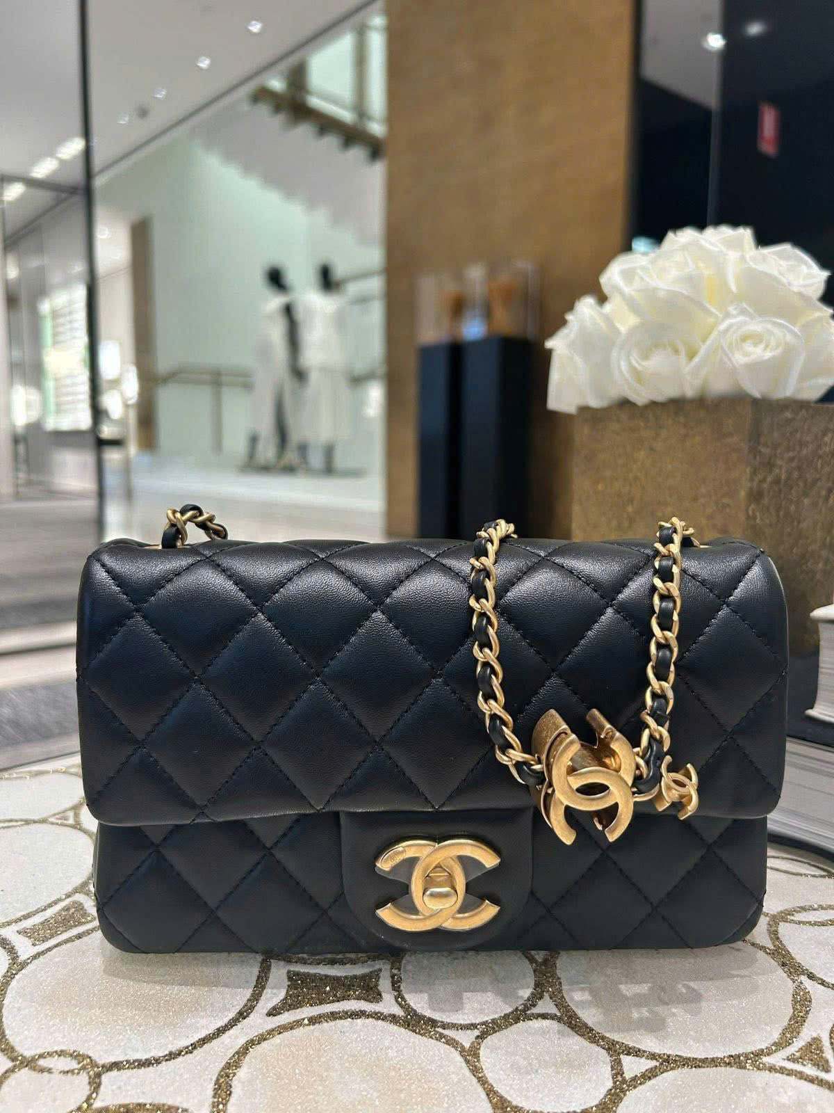 Túi đeo chéo Chanel MINI 8