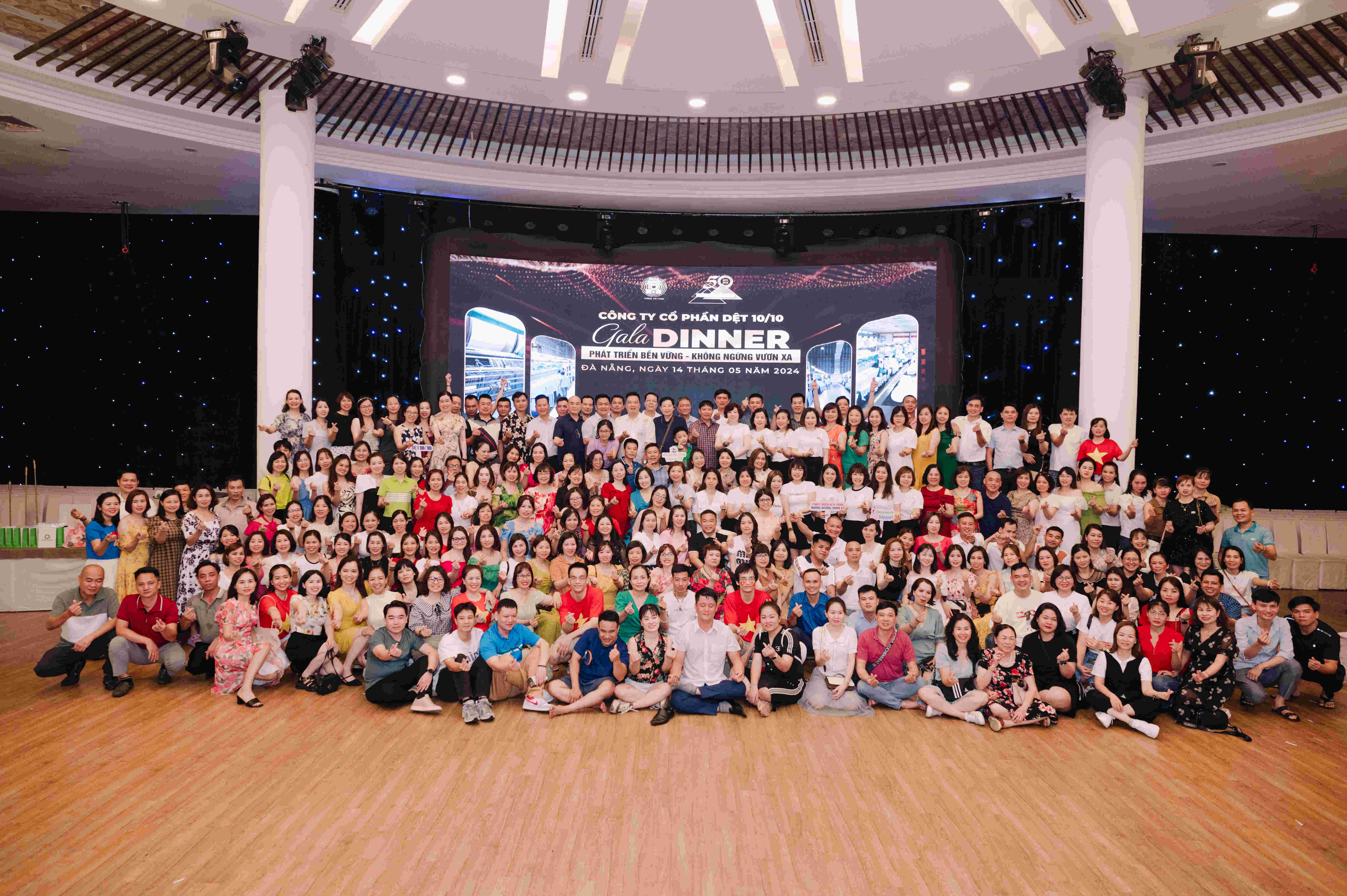 Gala Dinner Công ty cổ phần Dệt 10/10 phát triển bền vững- không ngừng vươn xa
