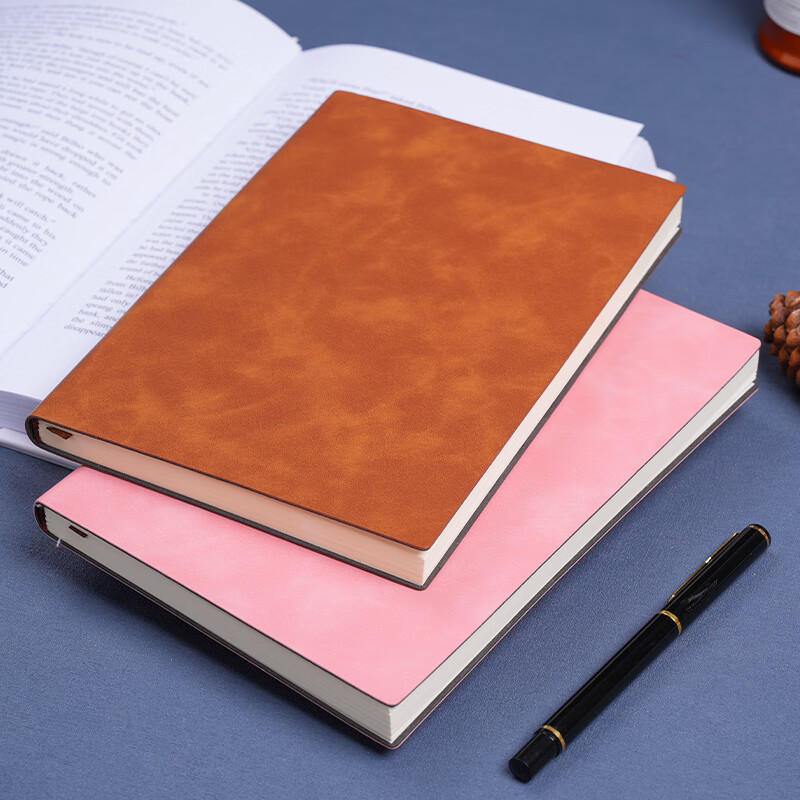 Ý nghĩa sổ tay bìa da khắc tên doanh nhân thế hệ mới: thời thượng, thiết thực