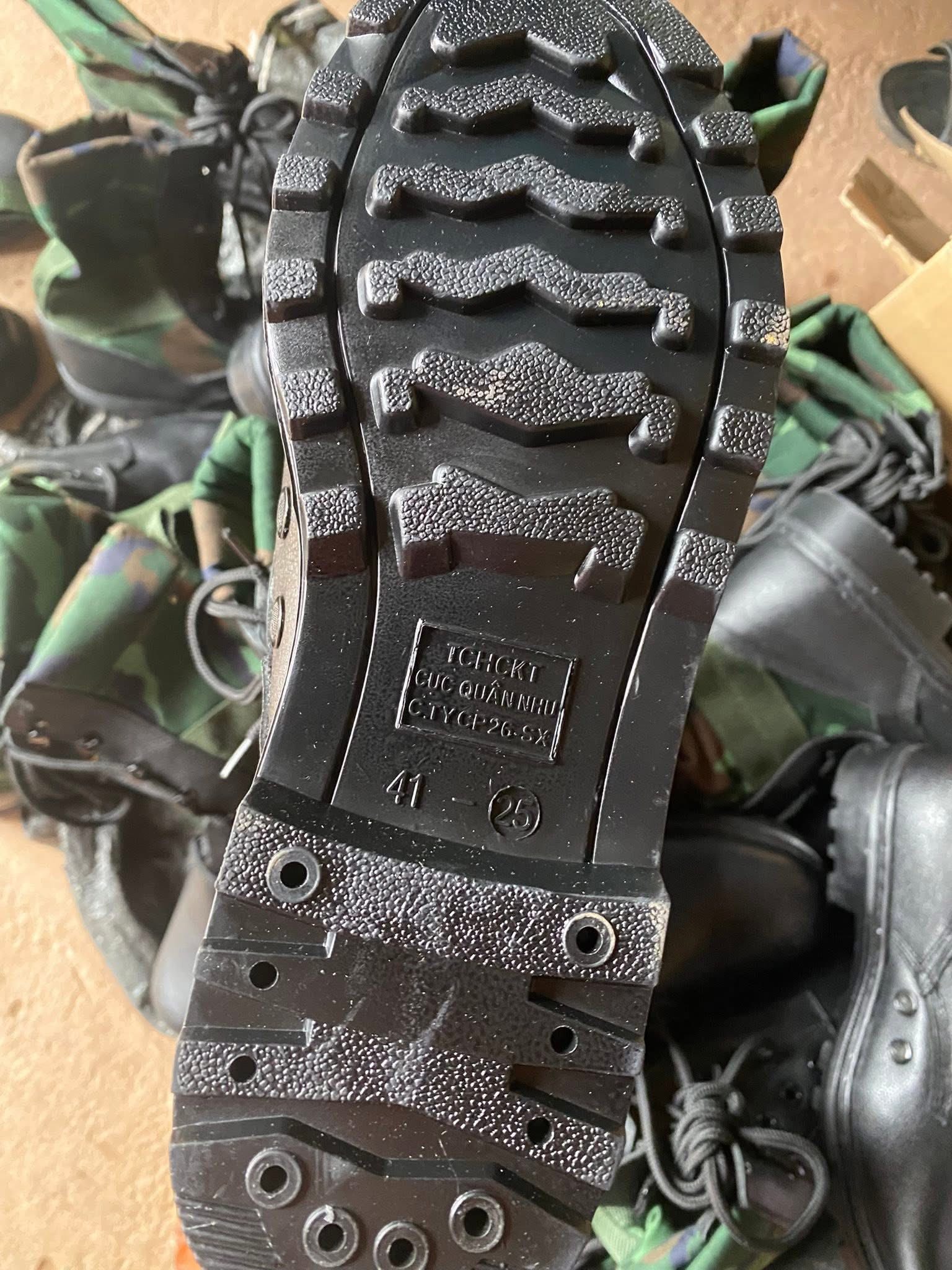 Ghệt cao cổ sĩ quan