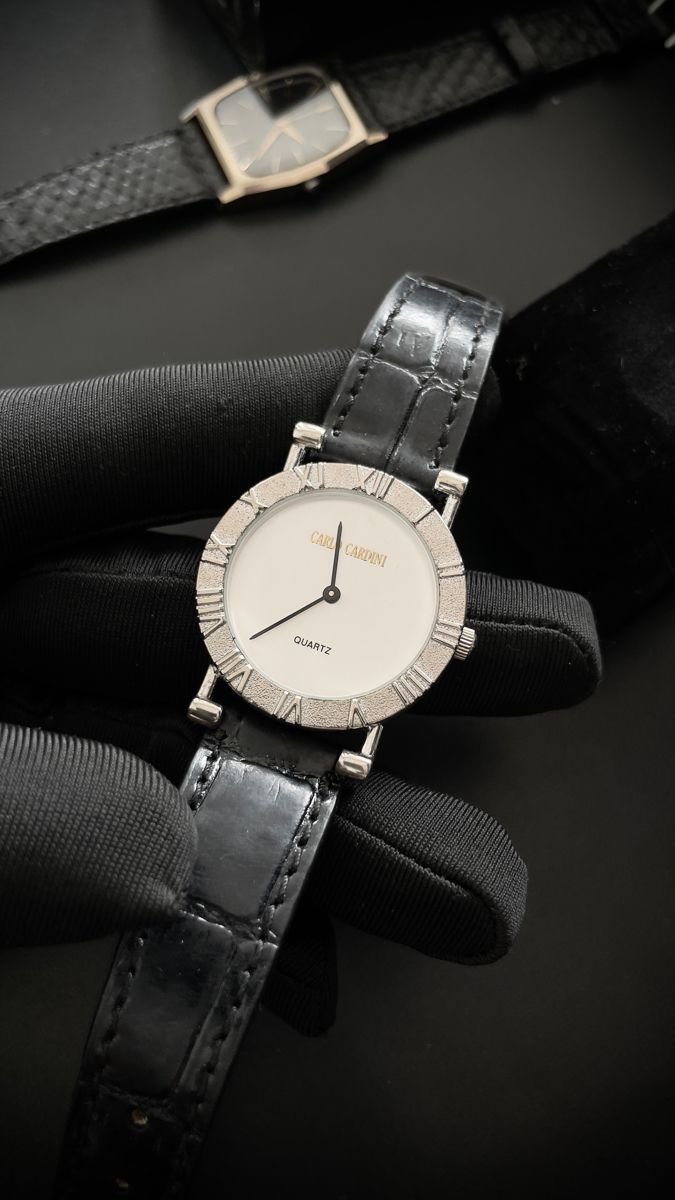 Đồng hồ dây da