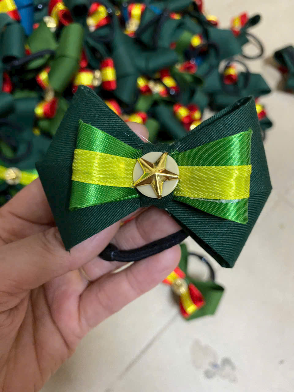 Nơ cột tóc handmade phong cách chiến sĩ dễ thương