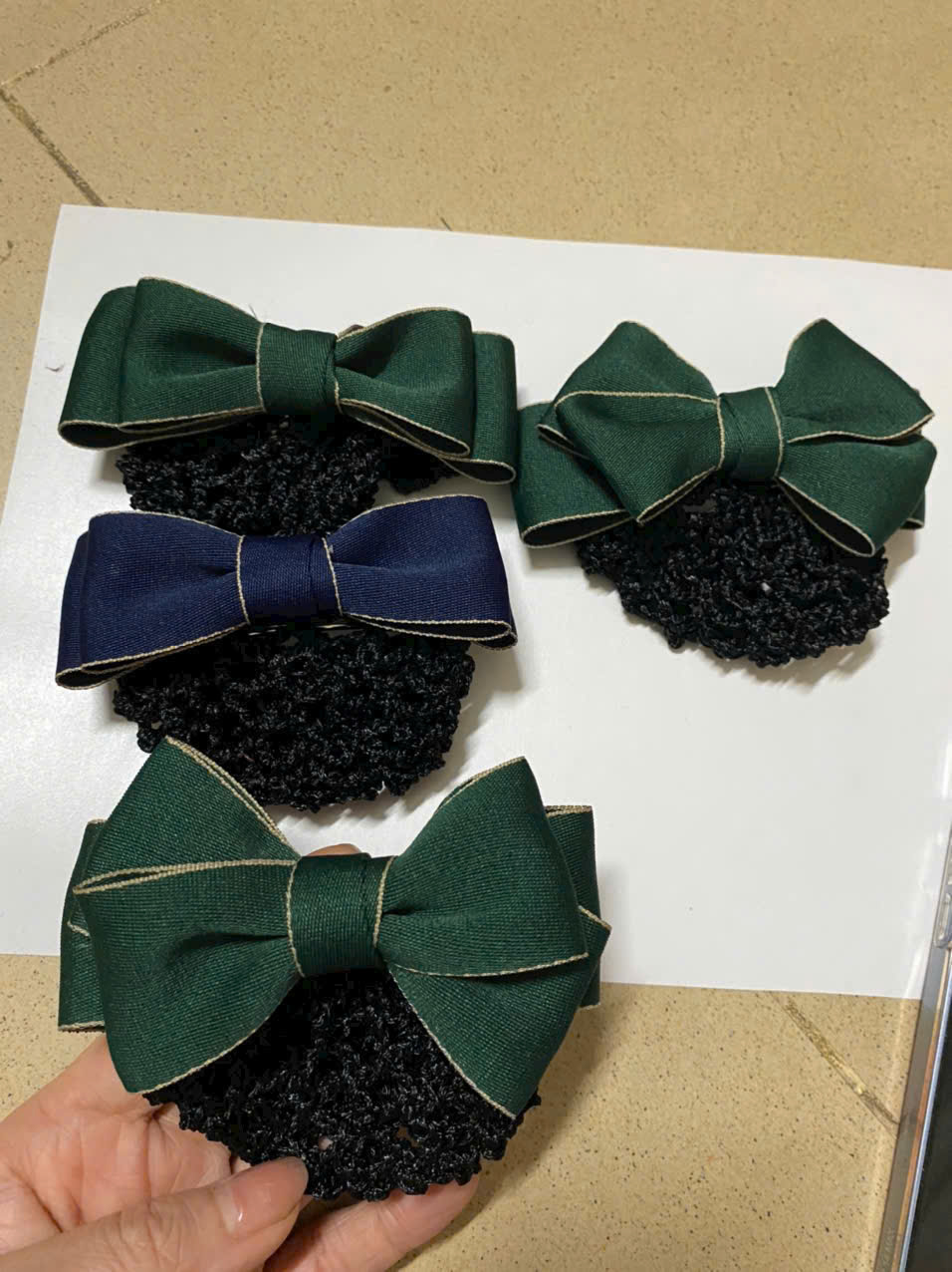 Nơ búi tóc xanh rêu kèm lưới búi tóc thanh lịch