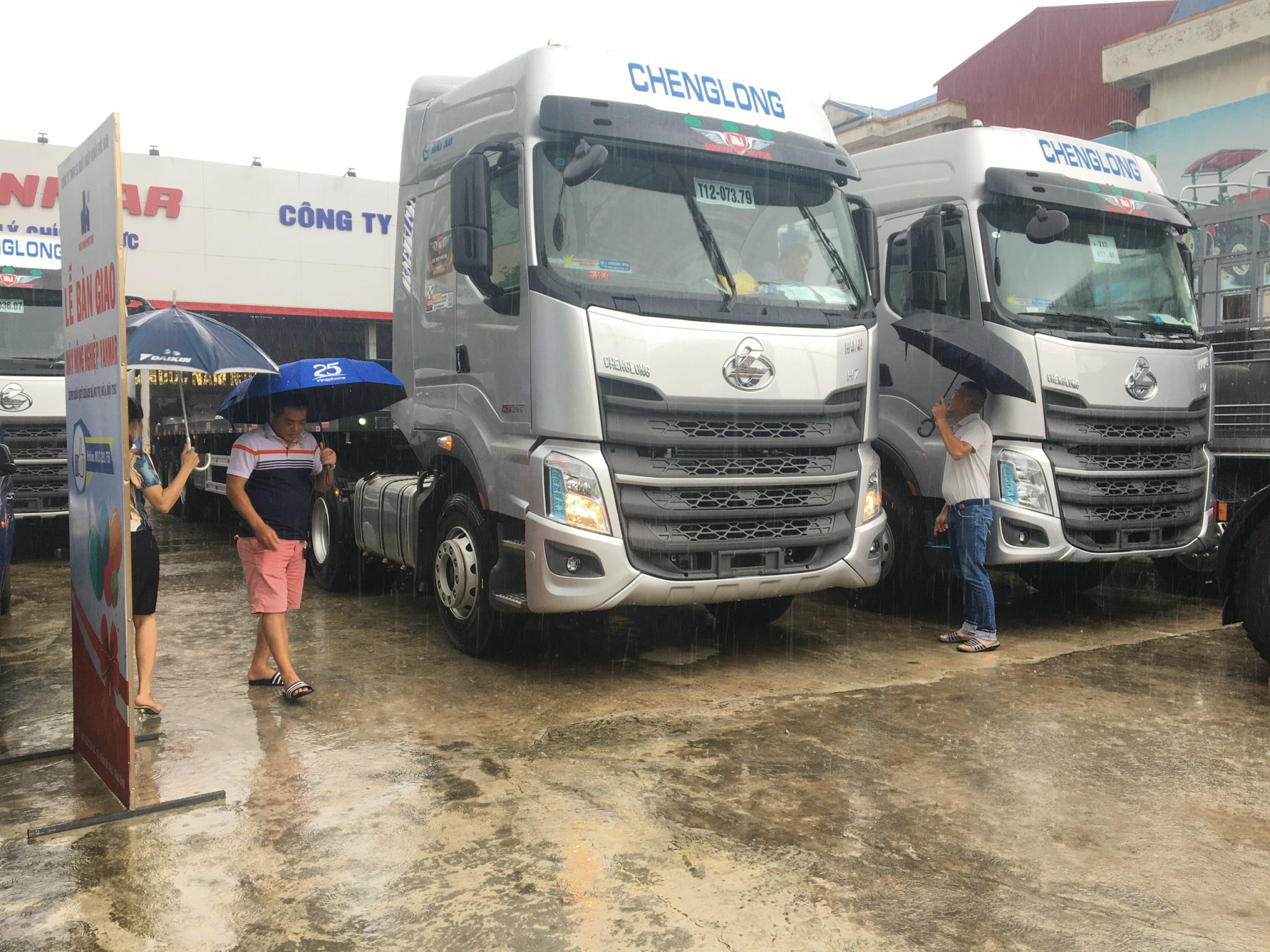 XE ĐẦU KÉO CHENGLONG 420HP ( Cầu Láp)- Đời mới Giằng V