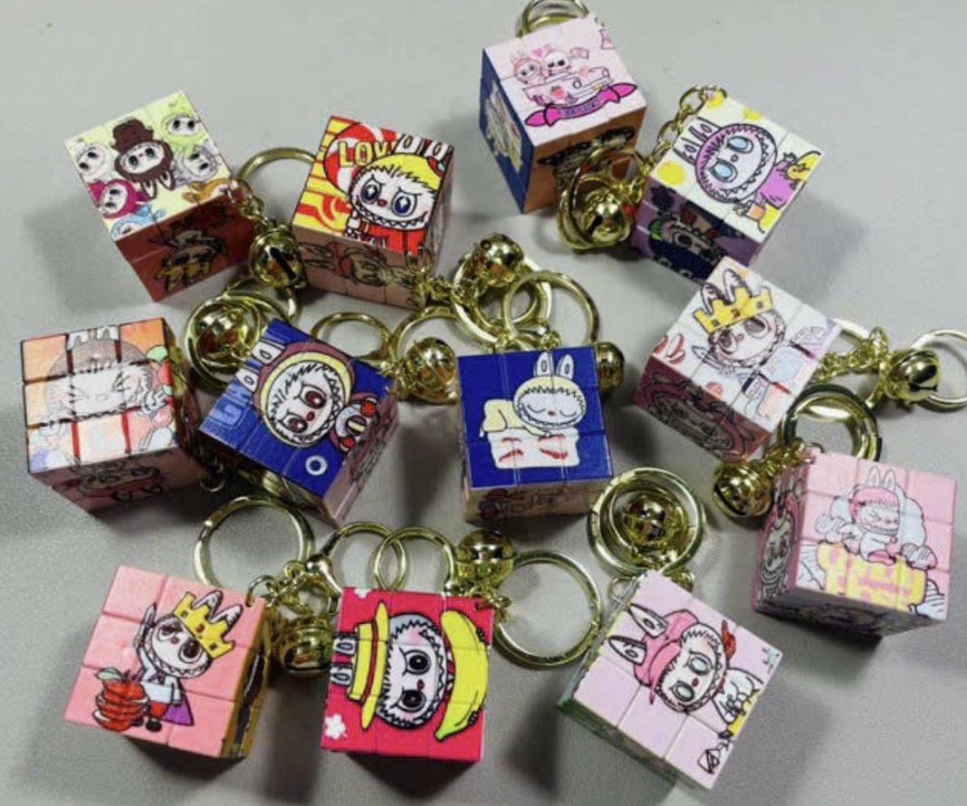 Móc khóa Rubik kèm chuông labubu