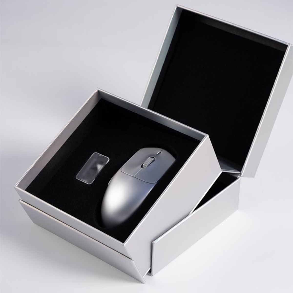 Chuột Gaming Không Dây VGN Dragonfly King Space Silver Hợp kim Magie Siêu nhẹ 54g, Cảm biến PAW3950, Chip Star Flash, Pin 500mAh