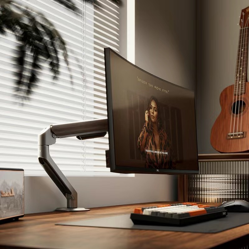 Arm Màn Hình Máy Tính Brateck E350 – Hỗ Trợ Màn 17”-32”, Tải Trọng 9Kg, Xoay Gập Linh Hoạt Chuẩn Công Thái Học