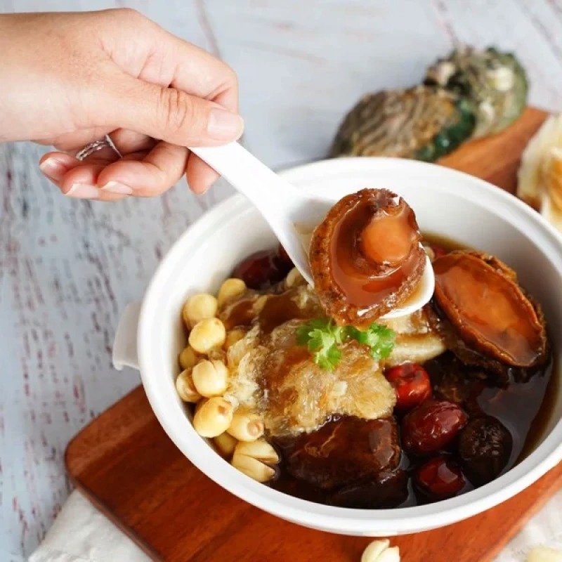 Soup Vi cá - bào ngư - tổ yến