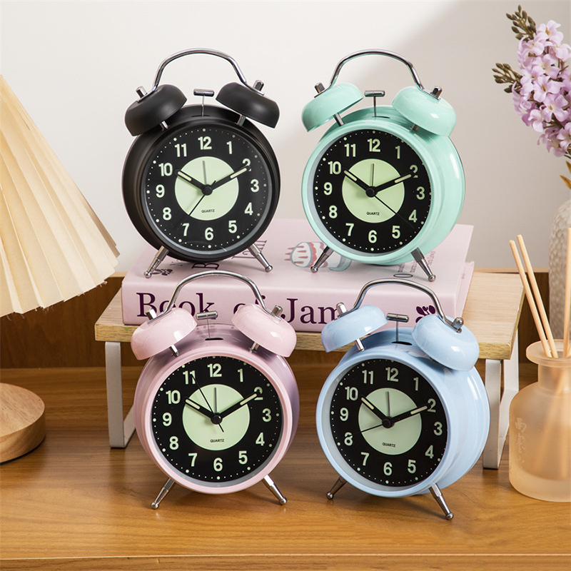 Tại Sao Bạn Nên Mua Đồng Hồ Chuông Reo Báo Thức Dạ Quang Để Bàn, Đồng Hồ Dạ Quang Báo Thức Để Bàn Kim Trôi DHCR-3304 Dạ Quang Tại Khosivn?