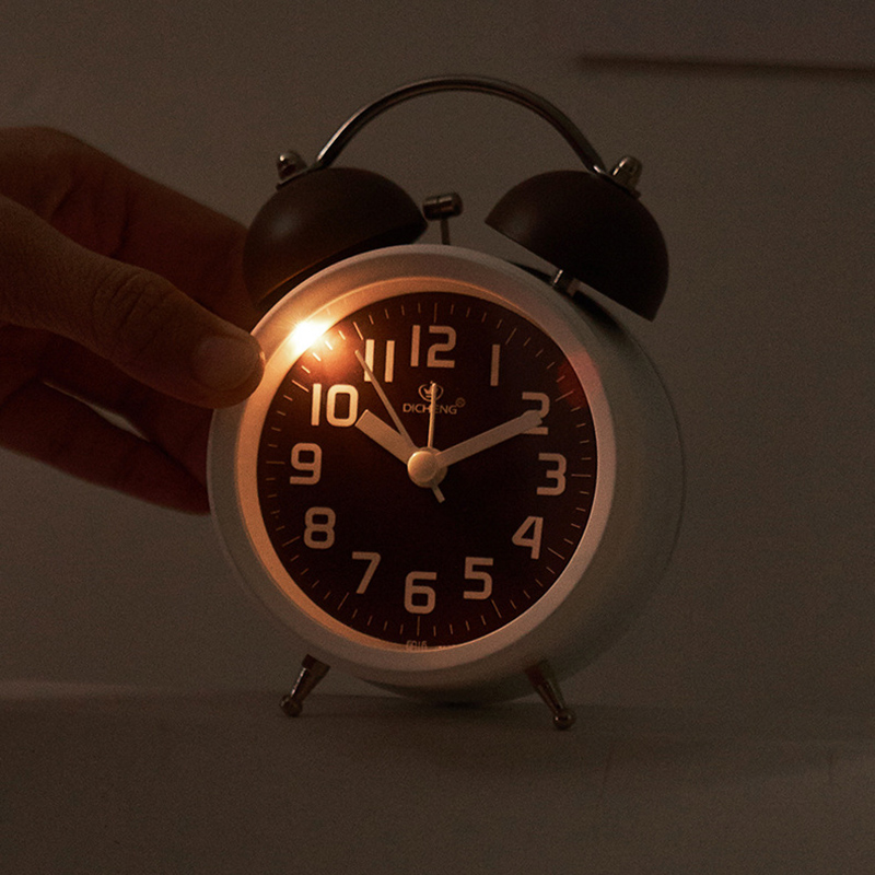Đồng Hồ Chuông Reo Để Bàn Kim Trôi Có Báo Thức Và Đèn LED - DHF18