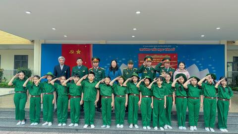 Giao lưu, nghe kể về lịch sử và ý nghĩa ngày Quân đội Nhân dân Việt Nam 22/12 Giao lưu, nghe kể về lịch sử và ý nghĩa ngày Quân đội Nhân dân Việt Nam 22/12