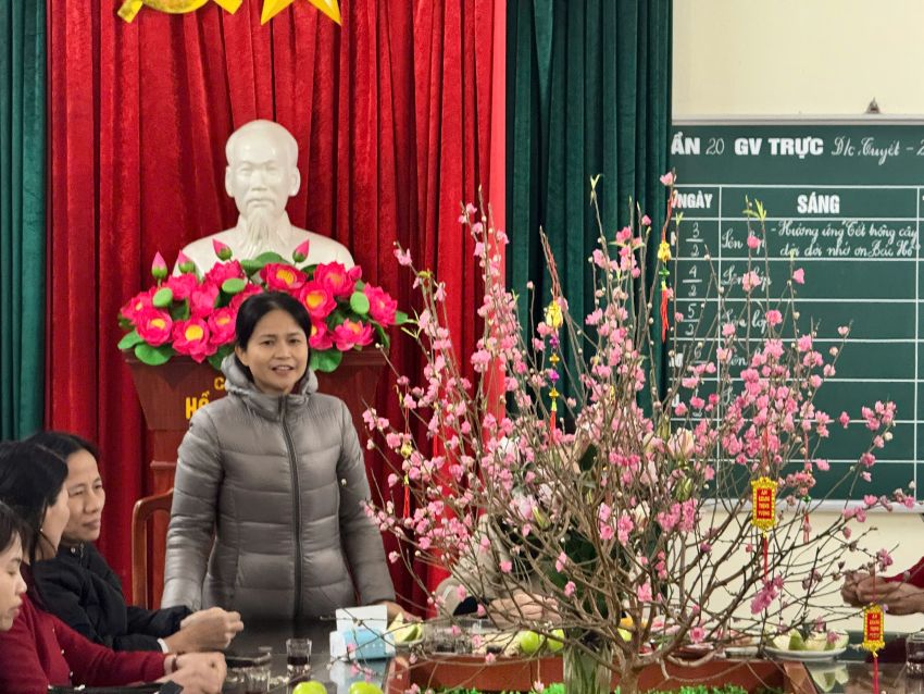 Trường Tiểu học Yên Sở tổ chức gặp mặt chúc Tết cán bộ, giáo viên, nhân viên nhân dịp Xuân Ất Tỵ
