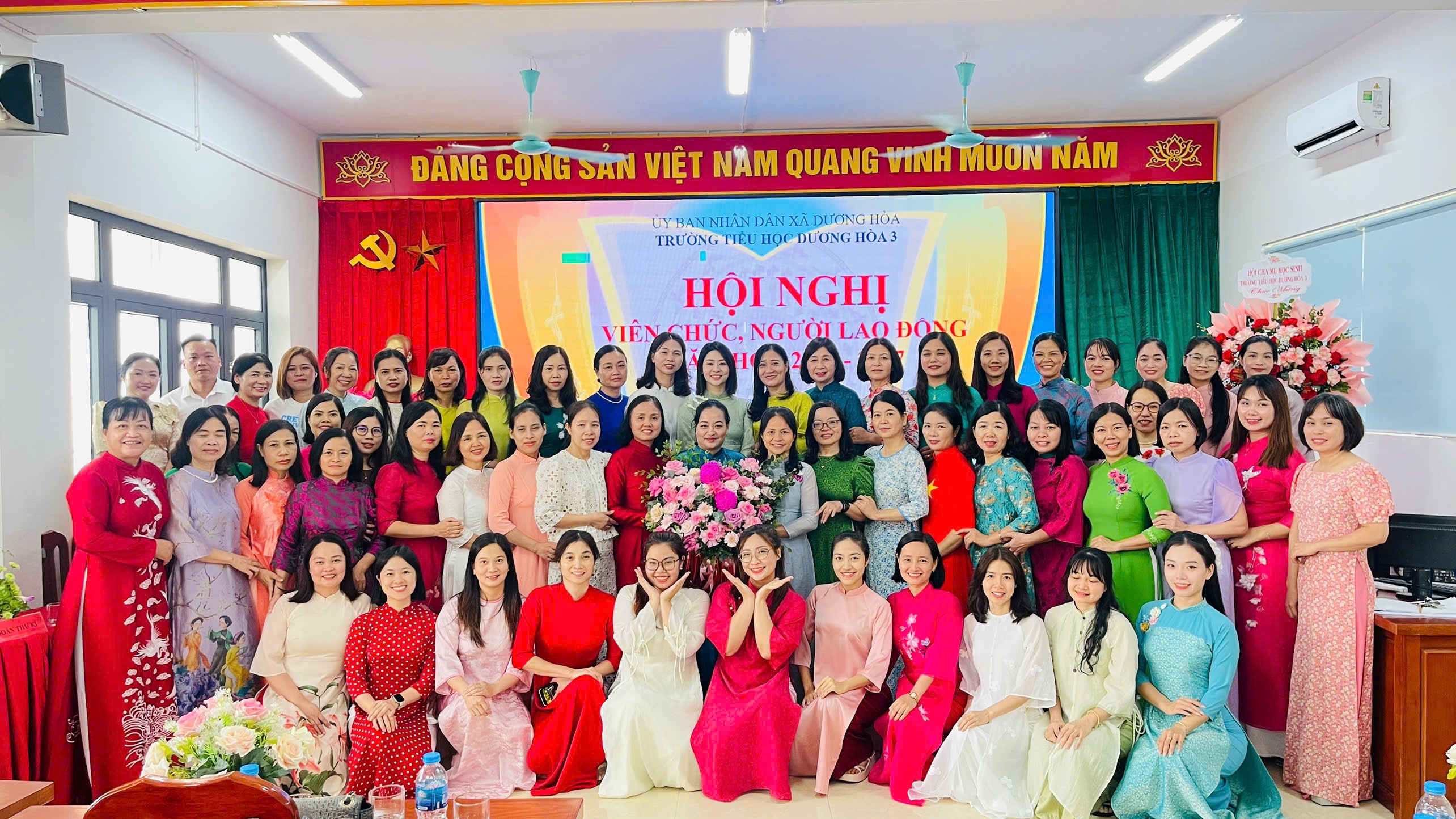 TRƯỜNG TIỂU HỌC DƯƠNG HOÀ 3 TỔ CHỨC HỘI NGHỊ VIÊN CHỨC, NGƯỜI LAO ĐỘNG NĂM HỌC 2026 - 2027