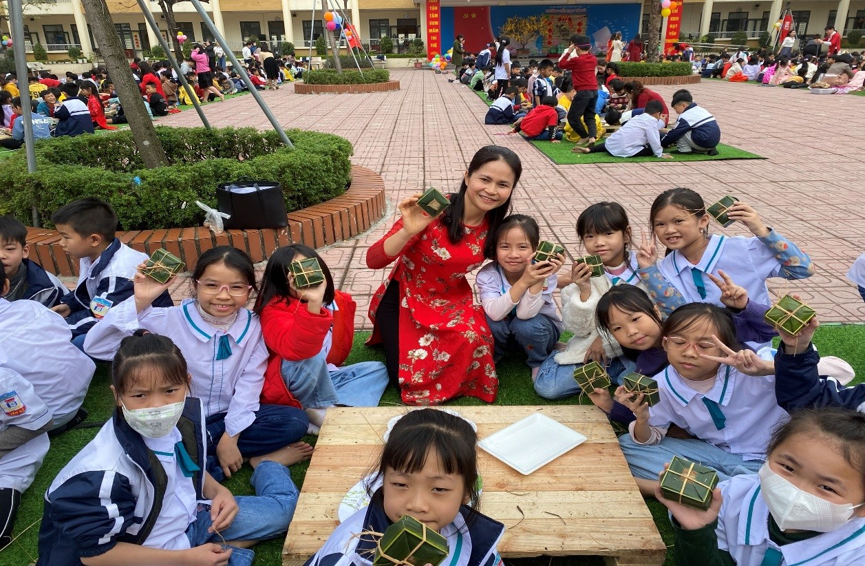 Cô giáo Ngọc Quý - cán bộ quản lý tận tâm với nghề, hết lòng thương yêu trẻ! Cô giáo Ngọc Quý - cán bộ quản lý tận tâm với nghề, hết lòng thương yêu trẻ!