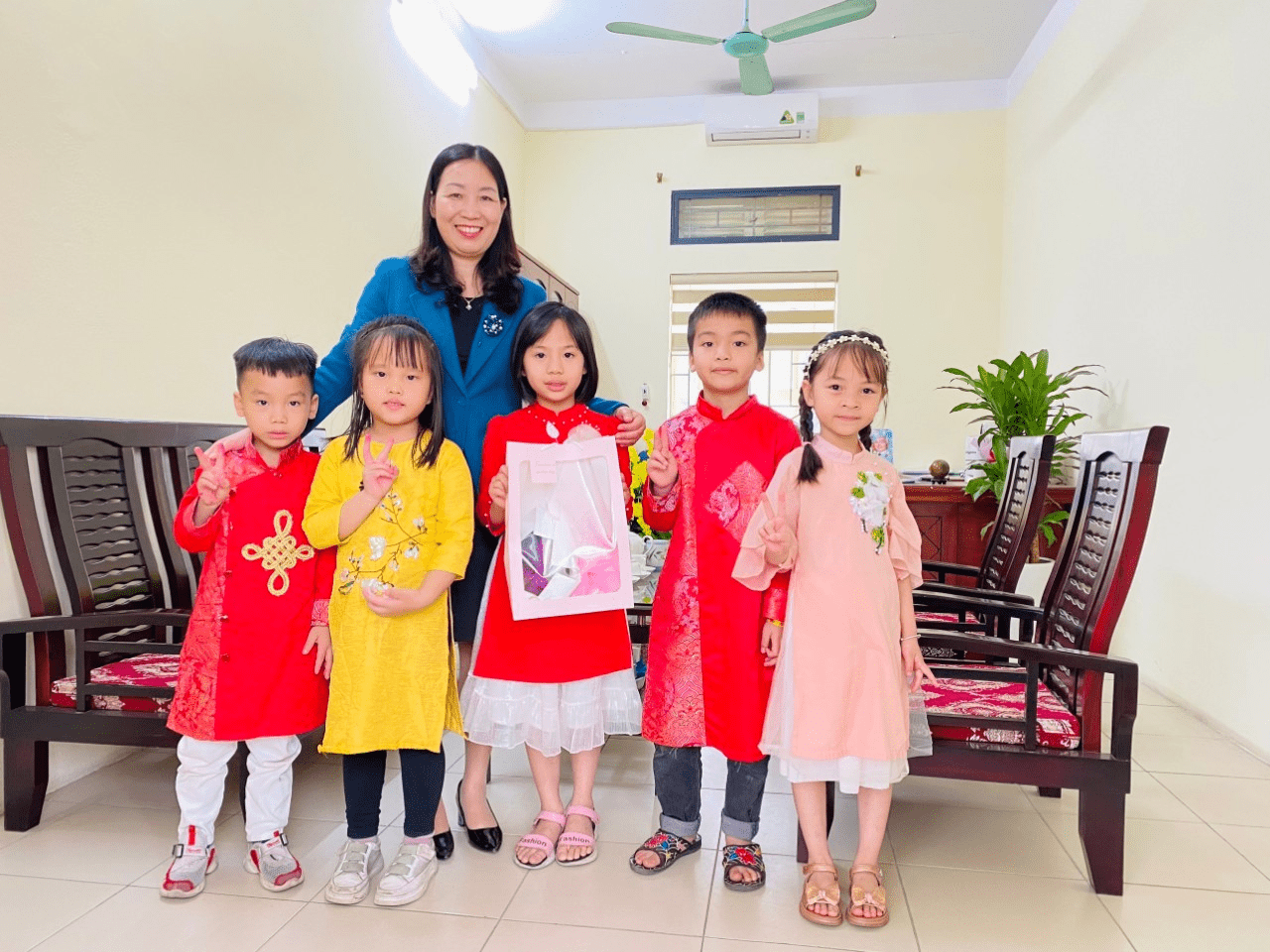 CÔ GIÁO PHẠM THỊ HÀ - TẤM GƯƠNG NHÀ GIÁO TÂM HUYẾT SÁNG TẠO CÔ GIÁO PHẠM THỊ HÀ - TẤM GƯƠNG NHÀ GIÁO TÂM HUYẾT SÁNG TẠO