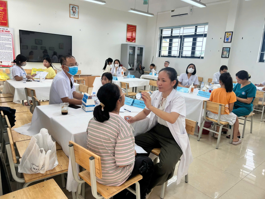 KHÁM SỨC KHỎE ĐỊNH KỲ – GỬI TRỌN YÊU THƯƠNG ĐẾN HỌC SINH