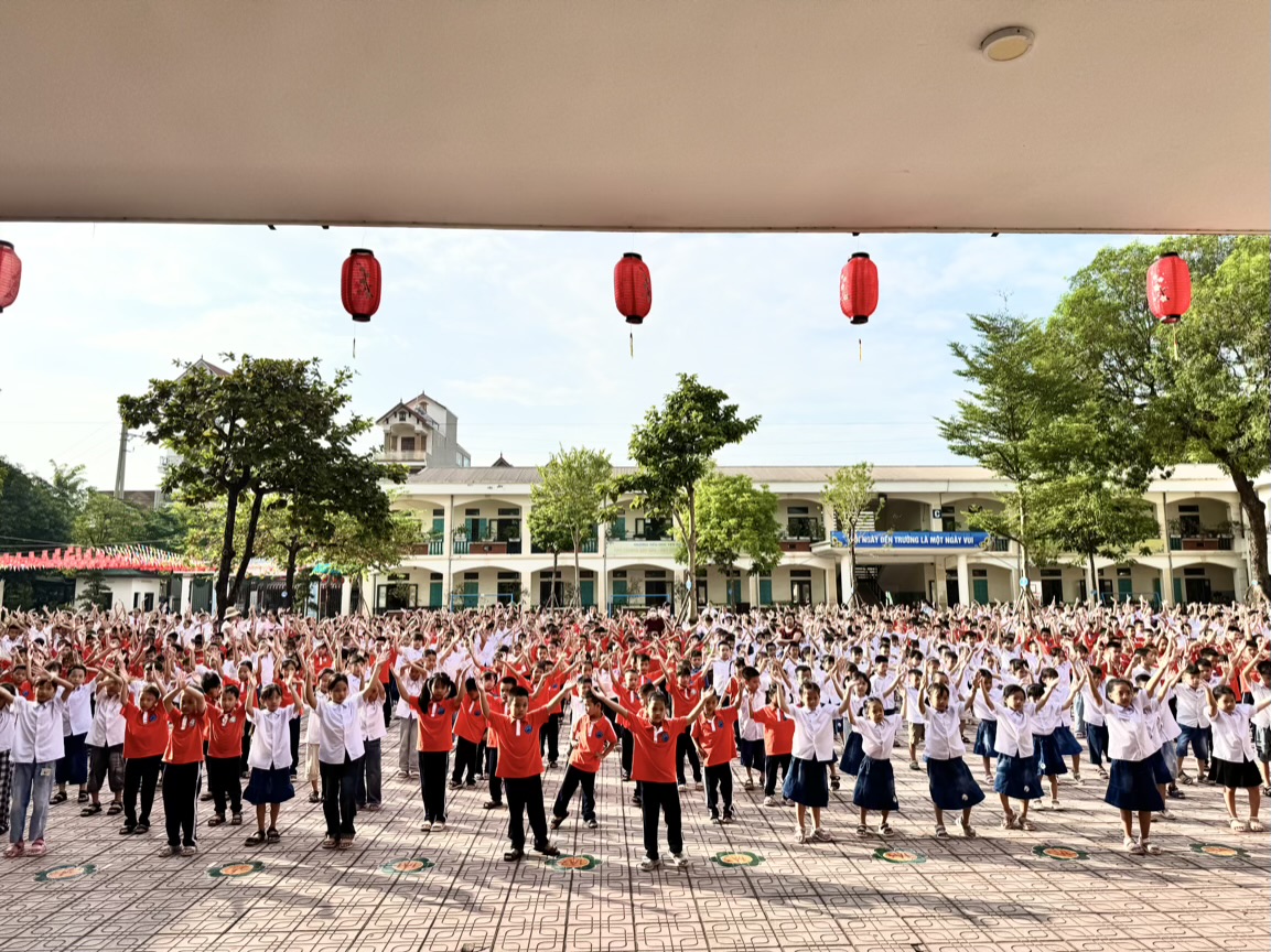 Học sinh Trường Tiểu học Yên Sở sôi nổi tham gia thể dục đầu giờ – Nâng cao sức khỏe, tràn đầy năng lượng!