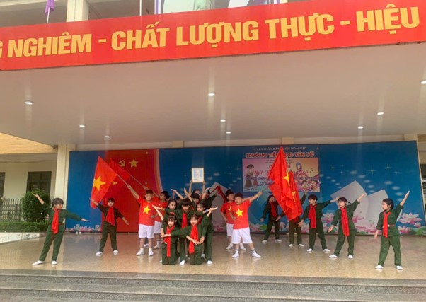 CÔ VÀ TRÒ KHỐI 4 - 5 TRƯỜNG TIỂU HỌC YÊN SỞ HÂN HOAN CHÀO MỪNG KỈ NIỆM 42 NĂM NGÀY NHÀ GIÁO VIỆT NAM 20/11
