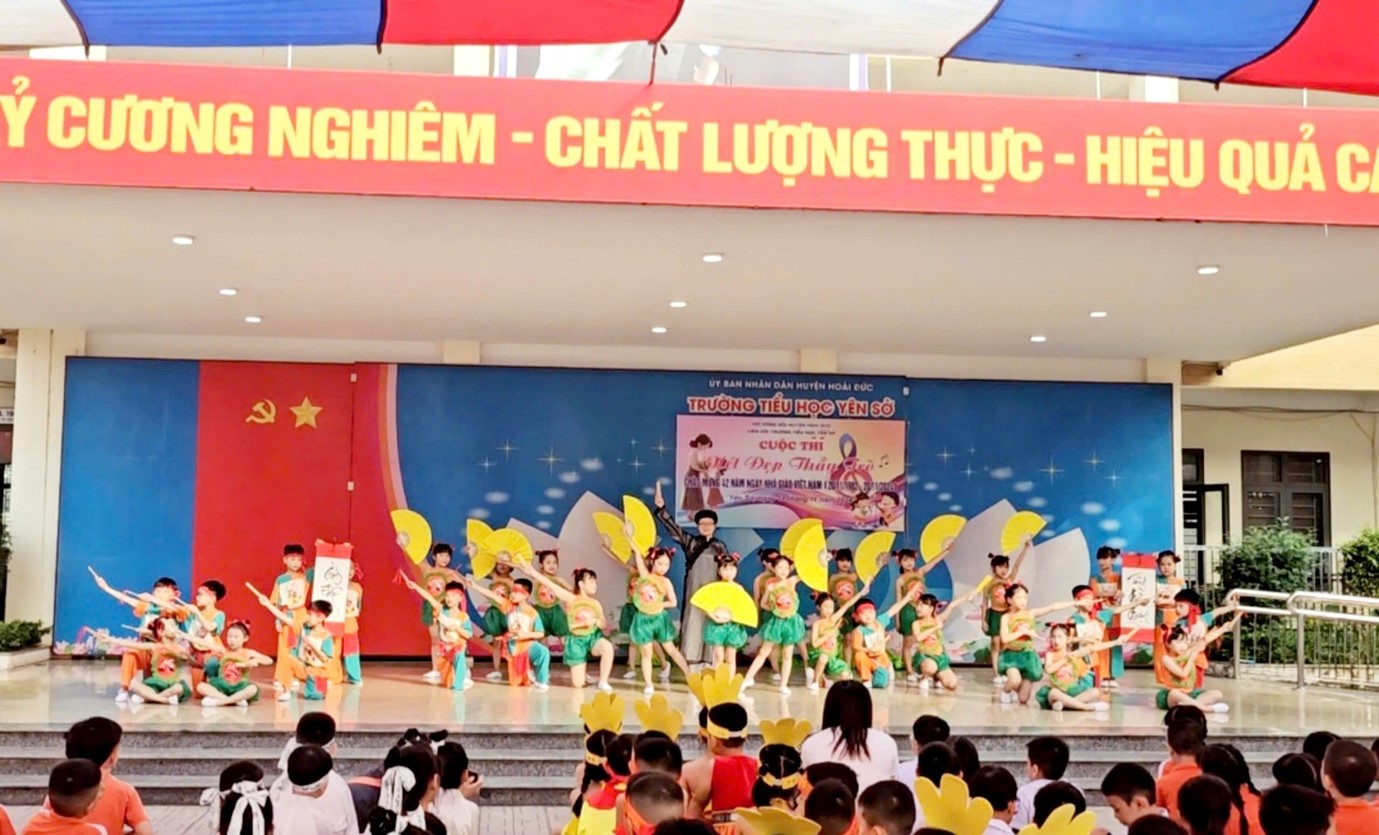 Cô và trò khối 1, 2, 3 trường Tiểu học Yên Sở tưng bừng tham gia  Hội thi “Nét đẹp thầy trò” chào mừng 70 năm ngành Giáo dục Thủ đô,  42 năm Ngày Nhà giáo Việt Nam 20/11