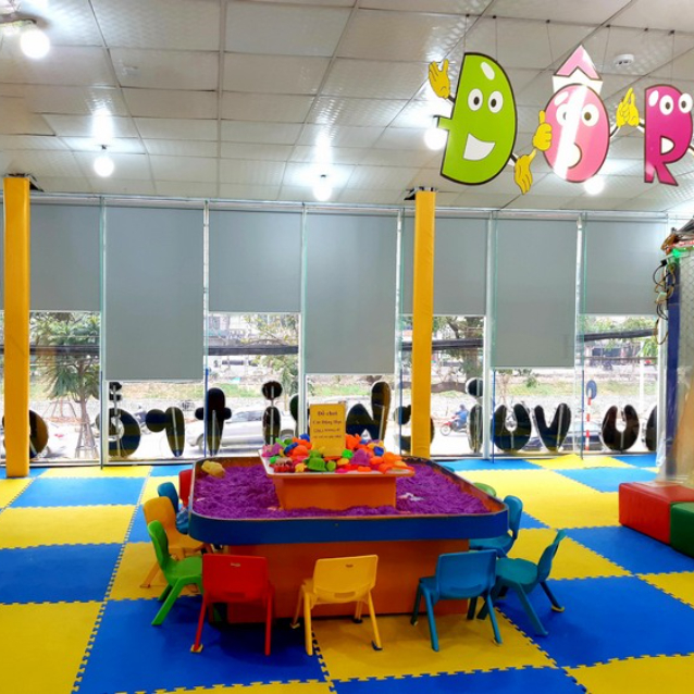 Màn cuốn cho khu vui chơi trẻ em trường học mầm non