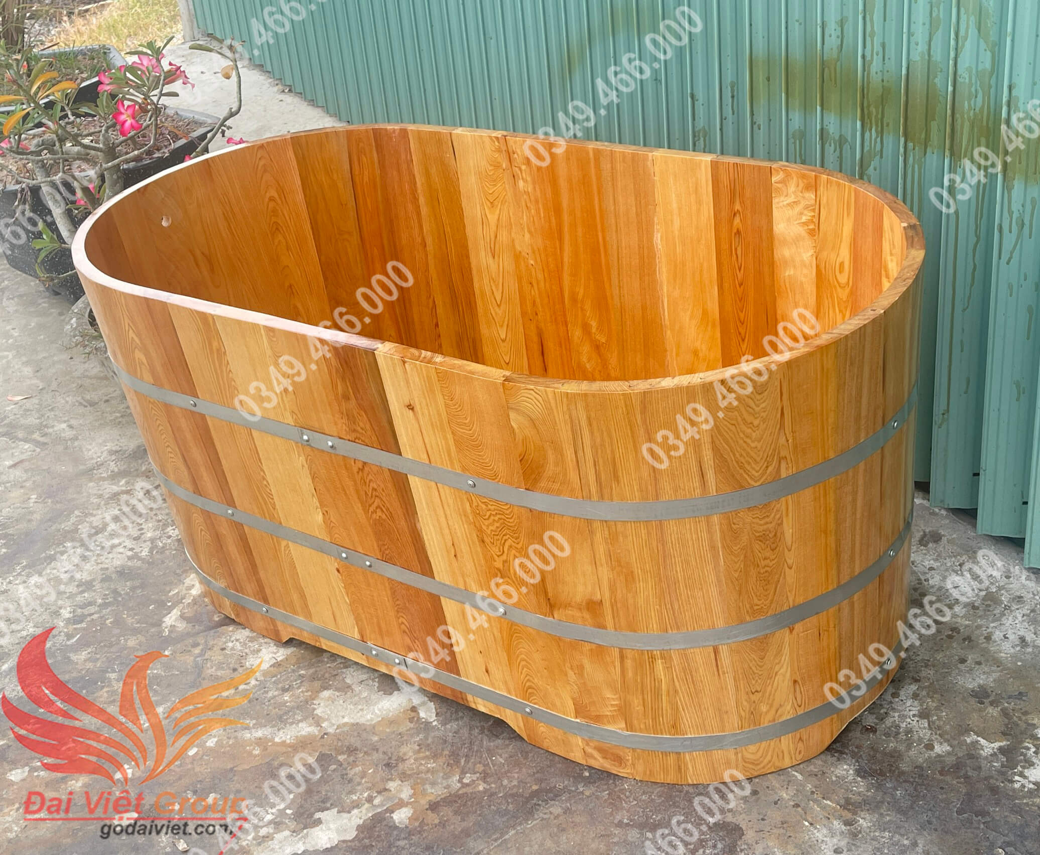 Tổng Quan Về Sản Phẩm Bồn Tắm Bằng Gỗ Pơ Mu