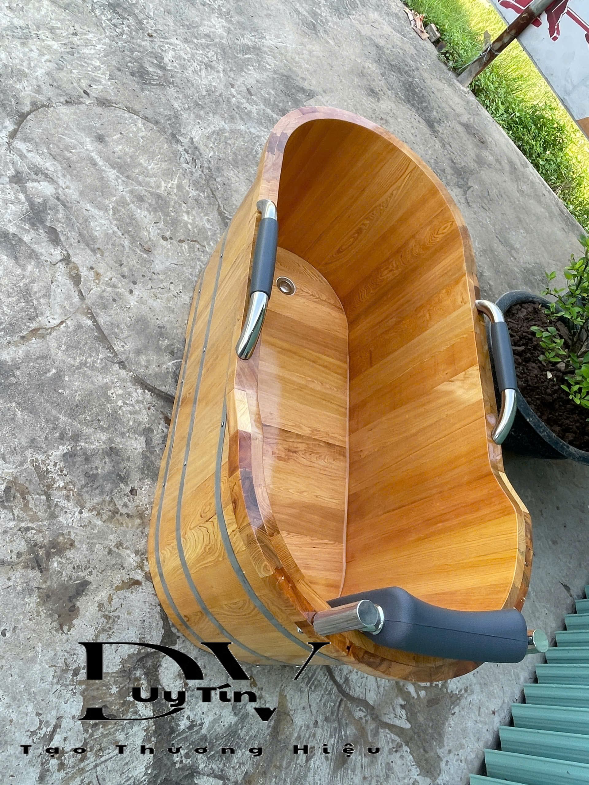 Bồn Tắm Gỗ Pơ Mu Dài 1m5