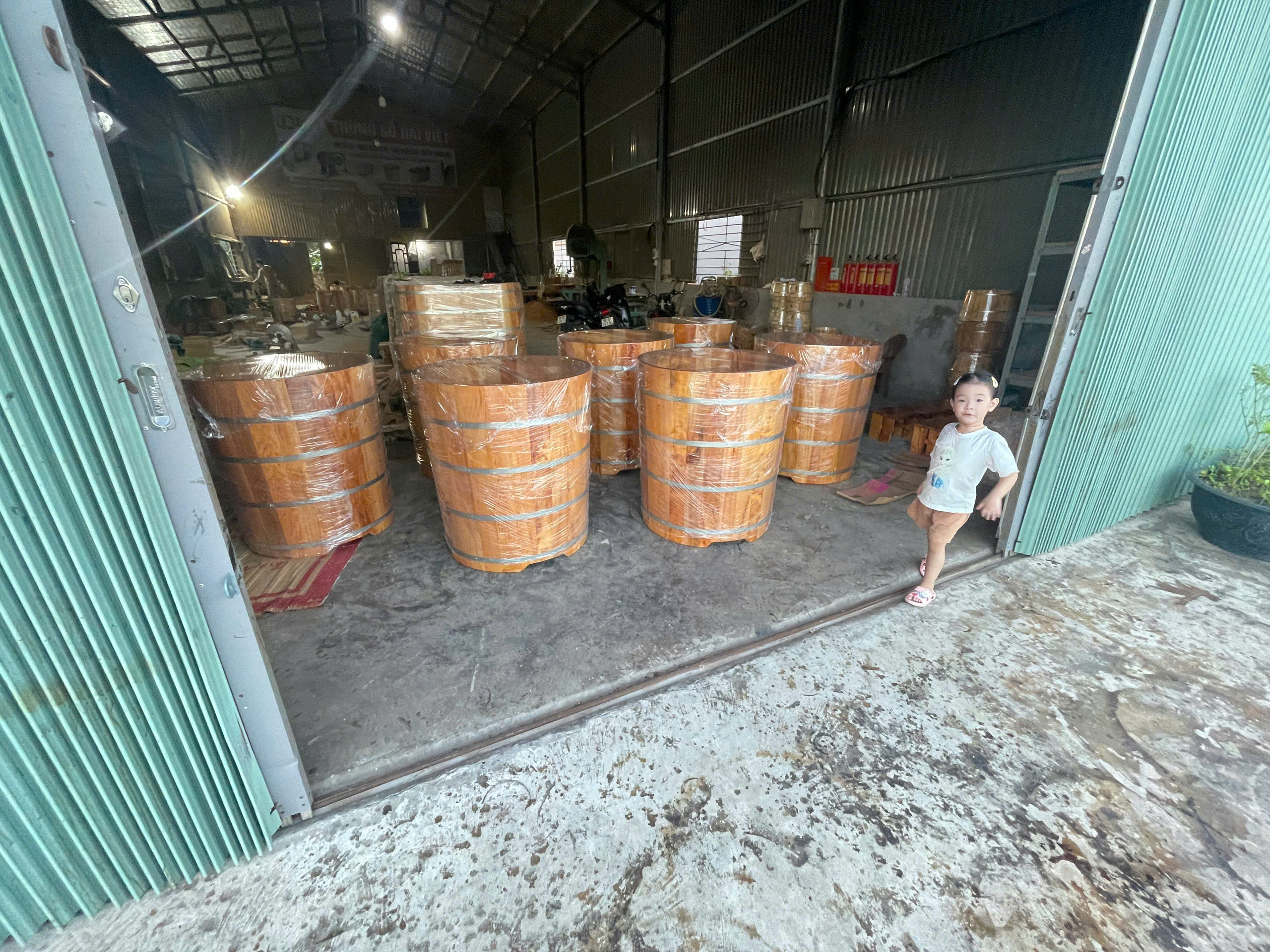 Bồn Tắm Gỗ Pơ Mu Cao 90cm