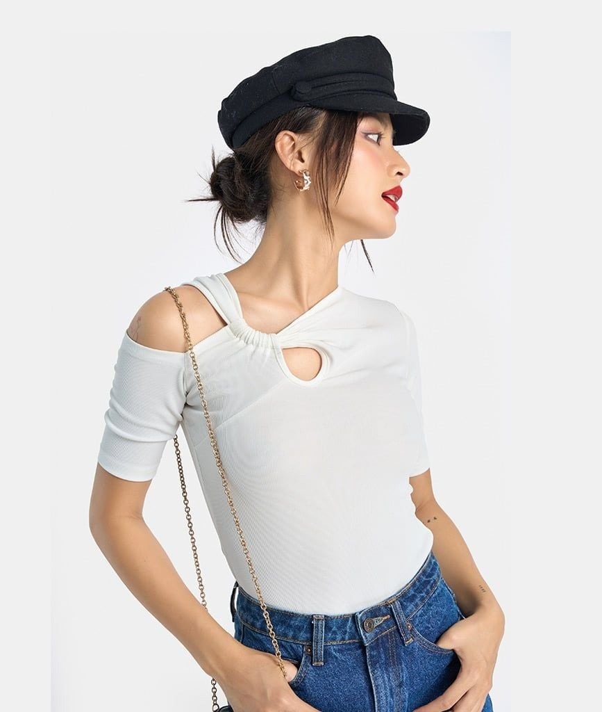 ÁO THUN CUTOUT NGỰC TAY NGẮN