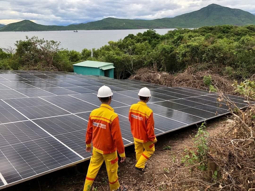 Hệ thống điện năng lượng mặt trời lưu trữ độc lập  50kWp -163.84kWh