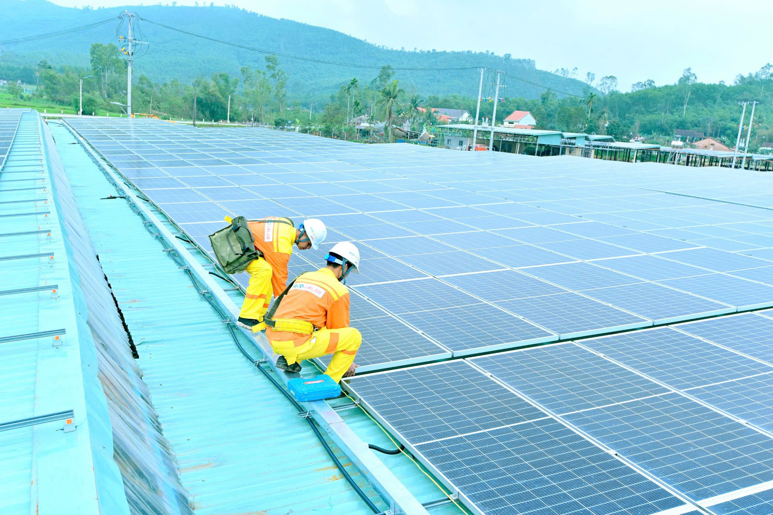 Khung Giá Mới Cho Điện Mặt Trời Năm 2025: Phân Theo Vùng, Có Tính Đến Hệ Thống Lưu Trữ