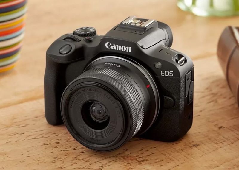 [Đánh giá] Canon EOS R100: Mirrorless Entry-Level Dành Cho Người Mới Bắt Đầu