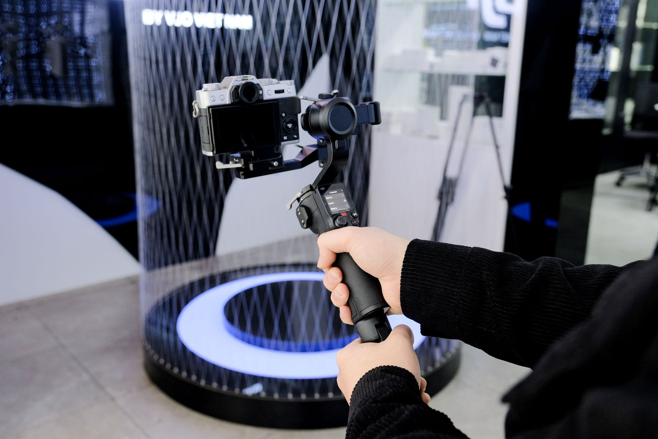 Hướng dẫn cách kết nối gimbal với máy ảnh cực đơn giản