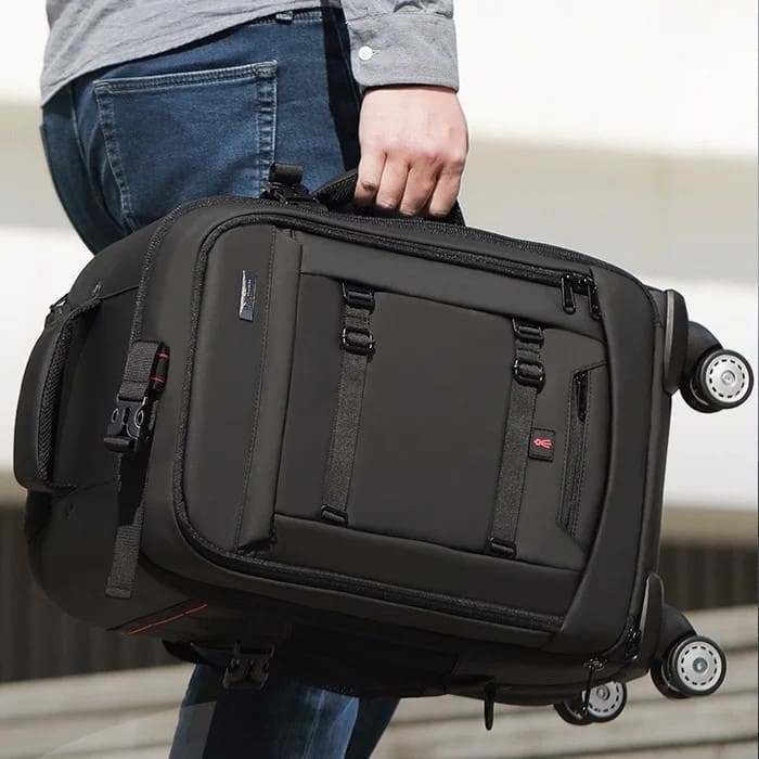 Vali máy ảnh chuyên dụng phục vụ cho các chuyến đi xa.