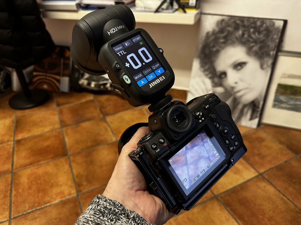 Đèn Flash Speedlite - công cụ trợ sáng đắc lực