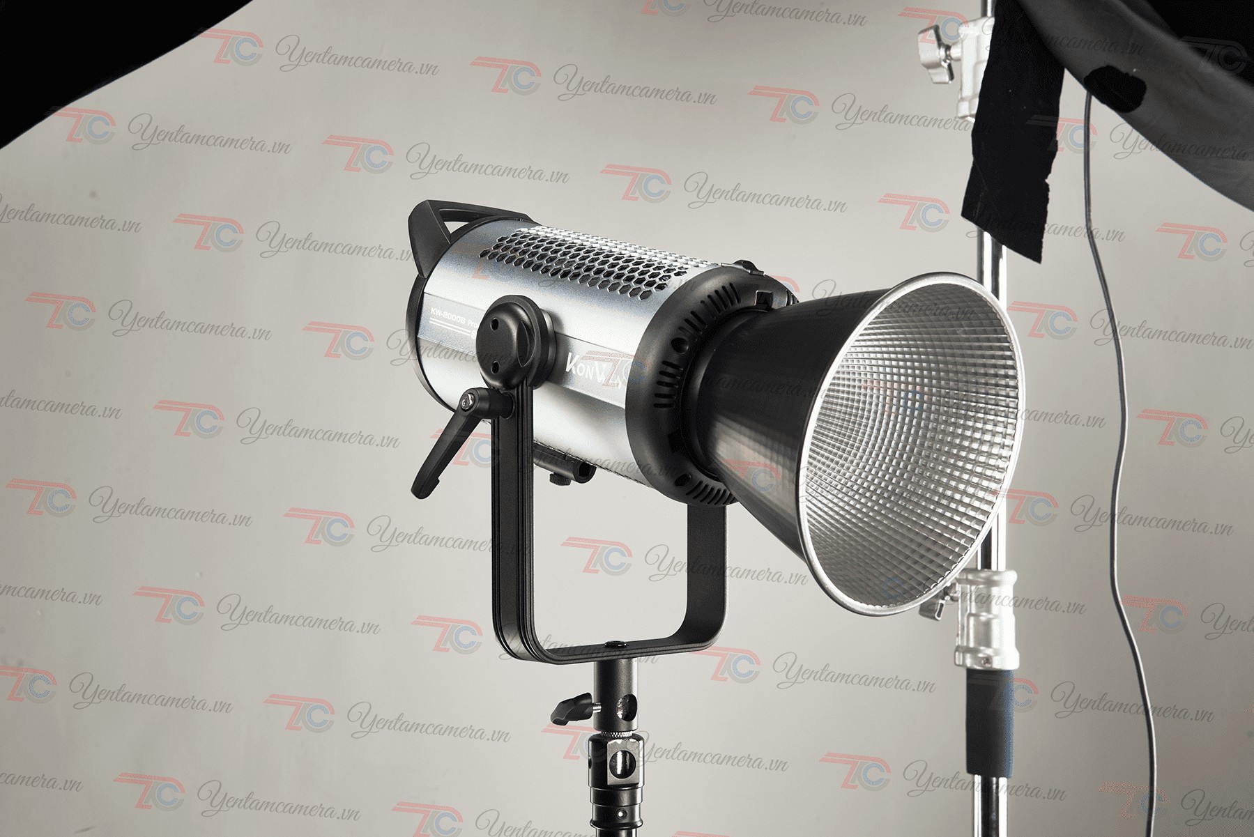den-led-tolifo-kw2000b-mua-o-dau-2.jpg