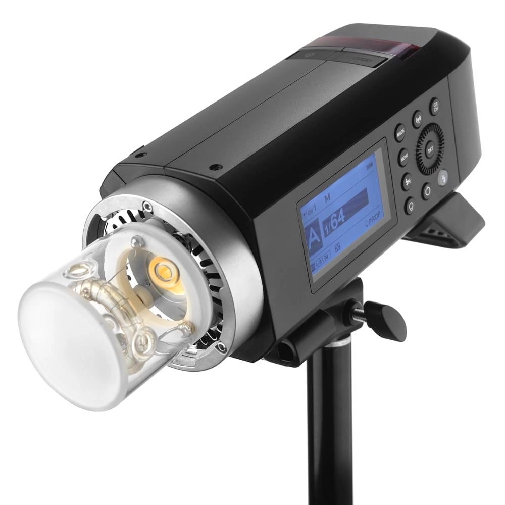 Bảo quản đèn Flash ngoài trời Godox AD400Pro.
