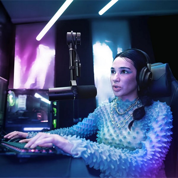 Micro Thu Âm Shure SM7dB Vocal Microphone Tích Hợp Preamp Tự Động Cho Studio Và Podcast Chuyên Nghiệp