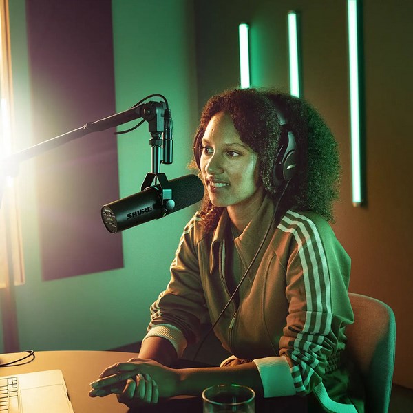 Micro Thu Âm Shure SM7dB Vocal Microphone Tích Hợp Preamp Tự Động Cho Studio Và Podcast Chuyên Nghiệp