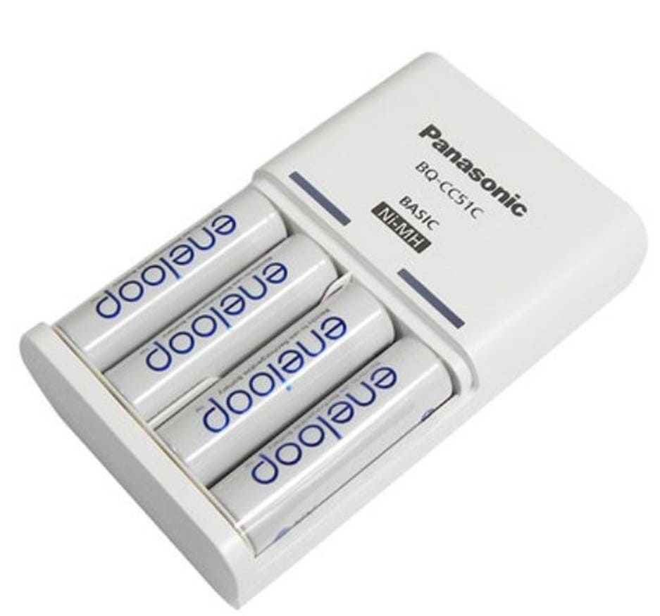 Bộ pin và sạc Panasonic eneloop BQ CC51C kèm 4 pin eneloop 1900 mAh
