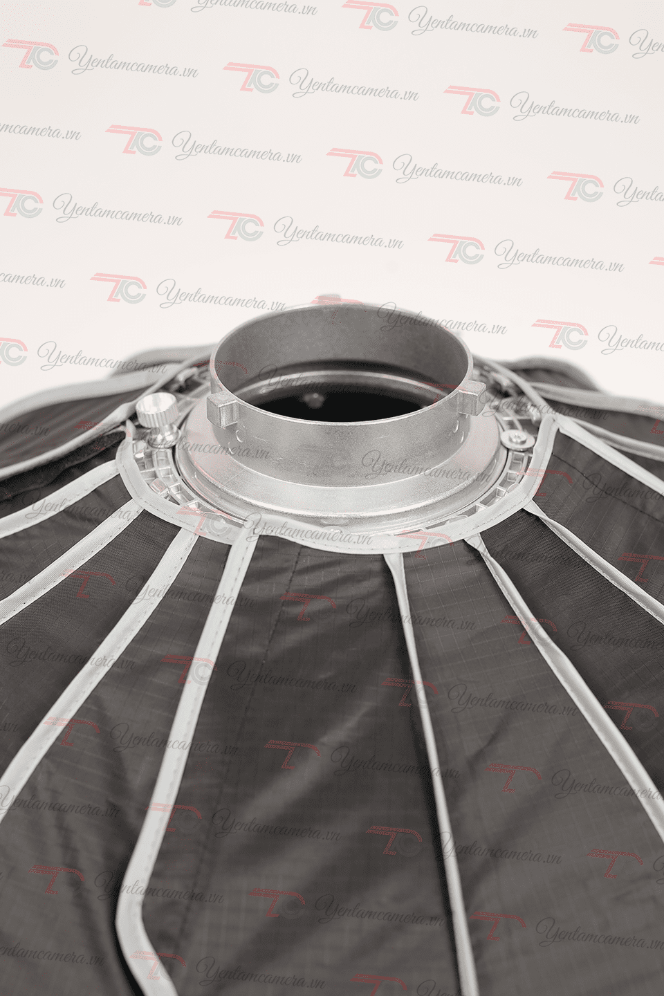 Softbox Tolifo Deep 90cm thao tác nhanh với lưới tổ ong