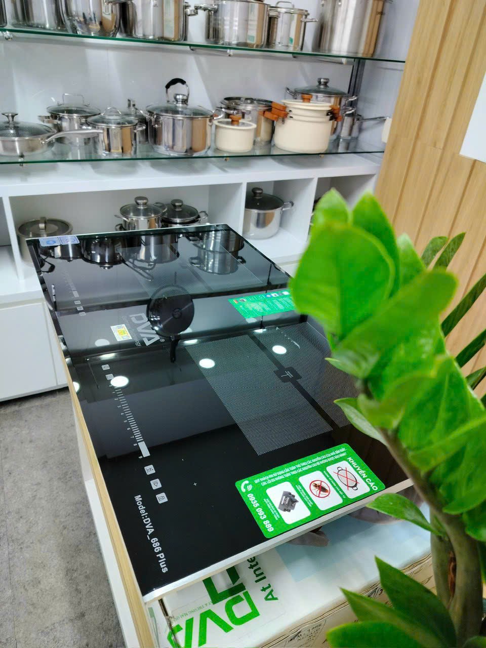 Các loại kính bếp từ - Ưu nhược điểm và cách lựa chọn