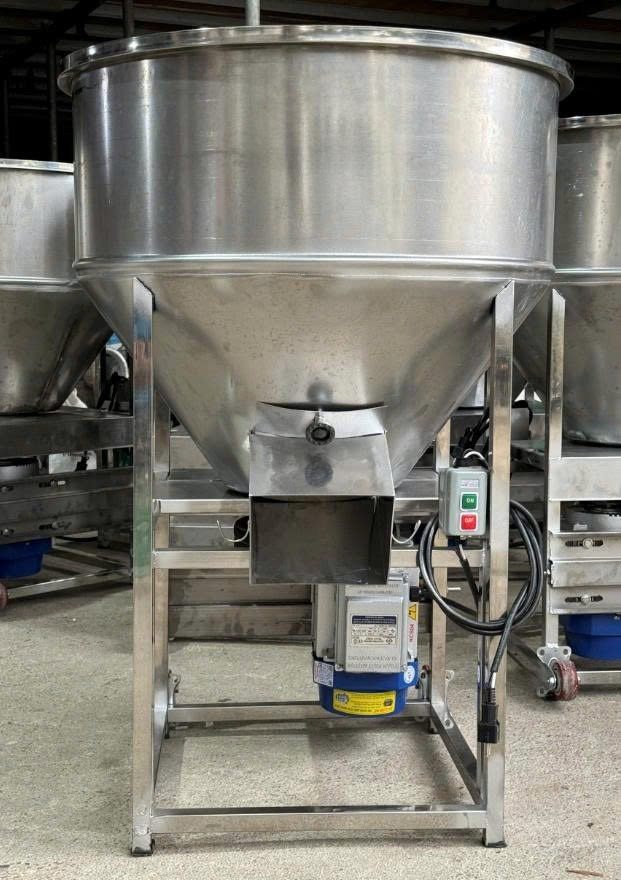 Máy Trộn Cám Giá Từ 5.400k - 8.500k: Lựa Chọn Công Suất 2 - 6 Bao Tối Ưu