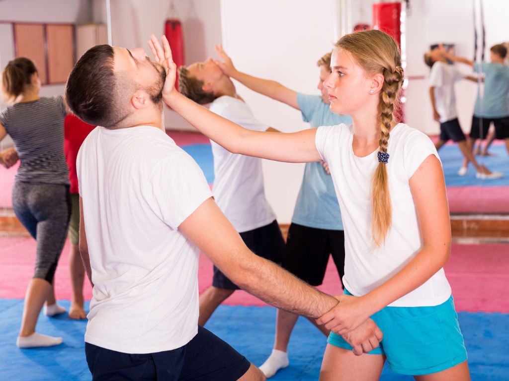 học võ tự vệ cho nữ tại nhà