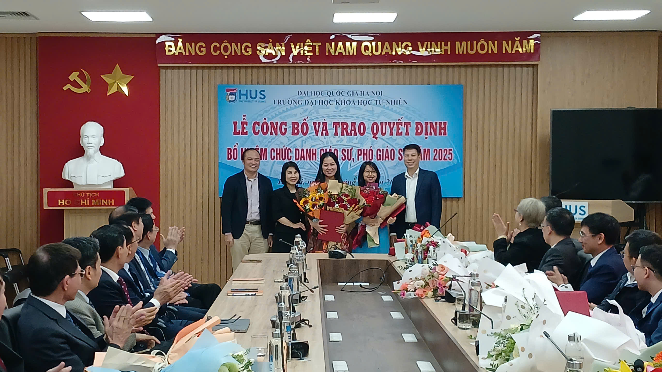 Giảng viên KLEPT nhận quyết định bổ nhiệm chức danh Phó giáo sư năm 2025