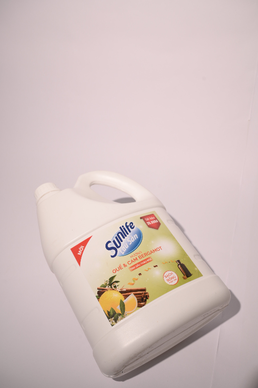 Nước lau sàn Sunlife hương quế và Cam Bergamot- 3,6 Lít - Sức mạnh vệ sinh cho ngôi nhà của bạn!