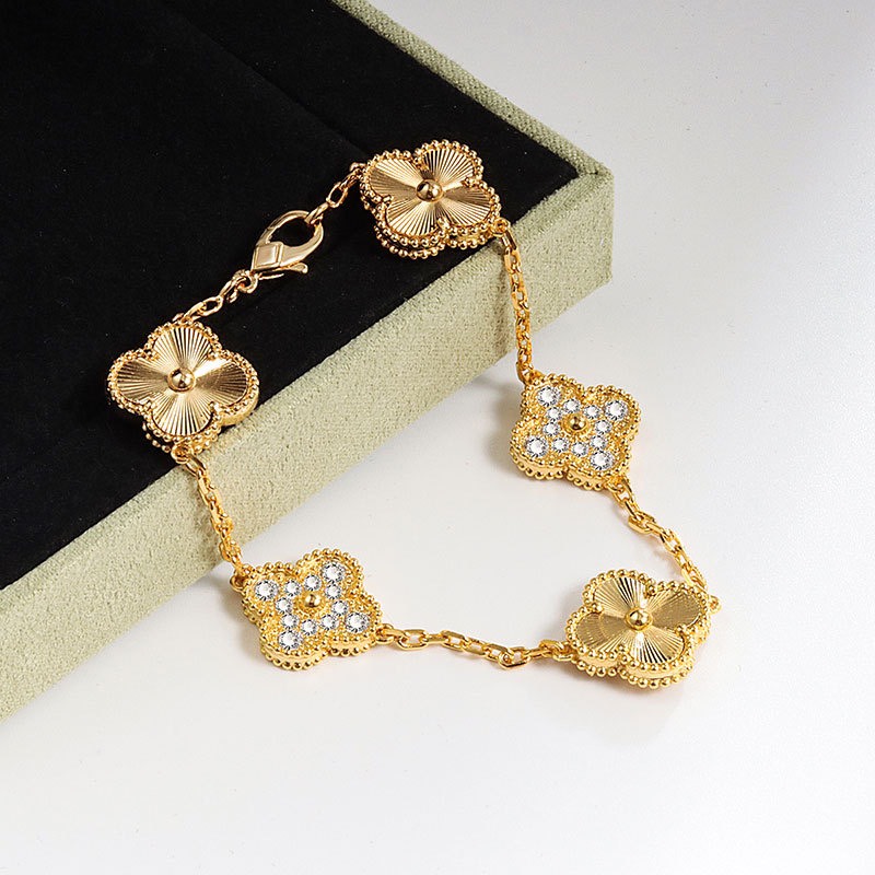 Clover Bracelet - Crystals