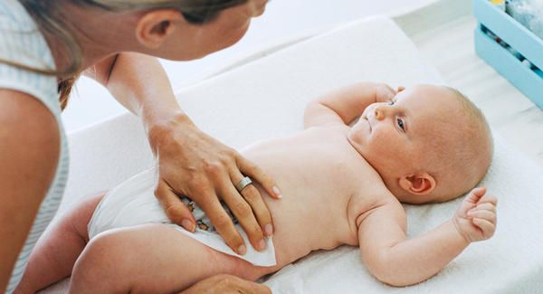 Chọn bỉm dày hay bỉm mỏng cho bé trong mùa đông?