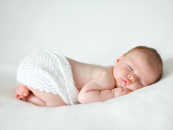 Da bé nhạy cảm có cần bỏ bỉm không? Khuyến cáo từ chuyên gia
