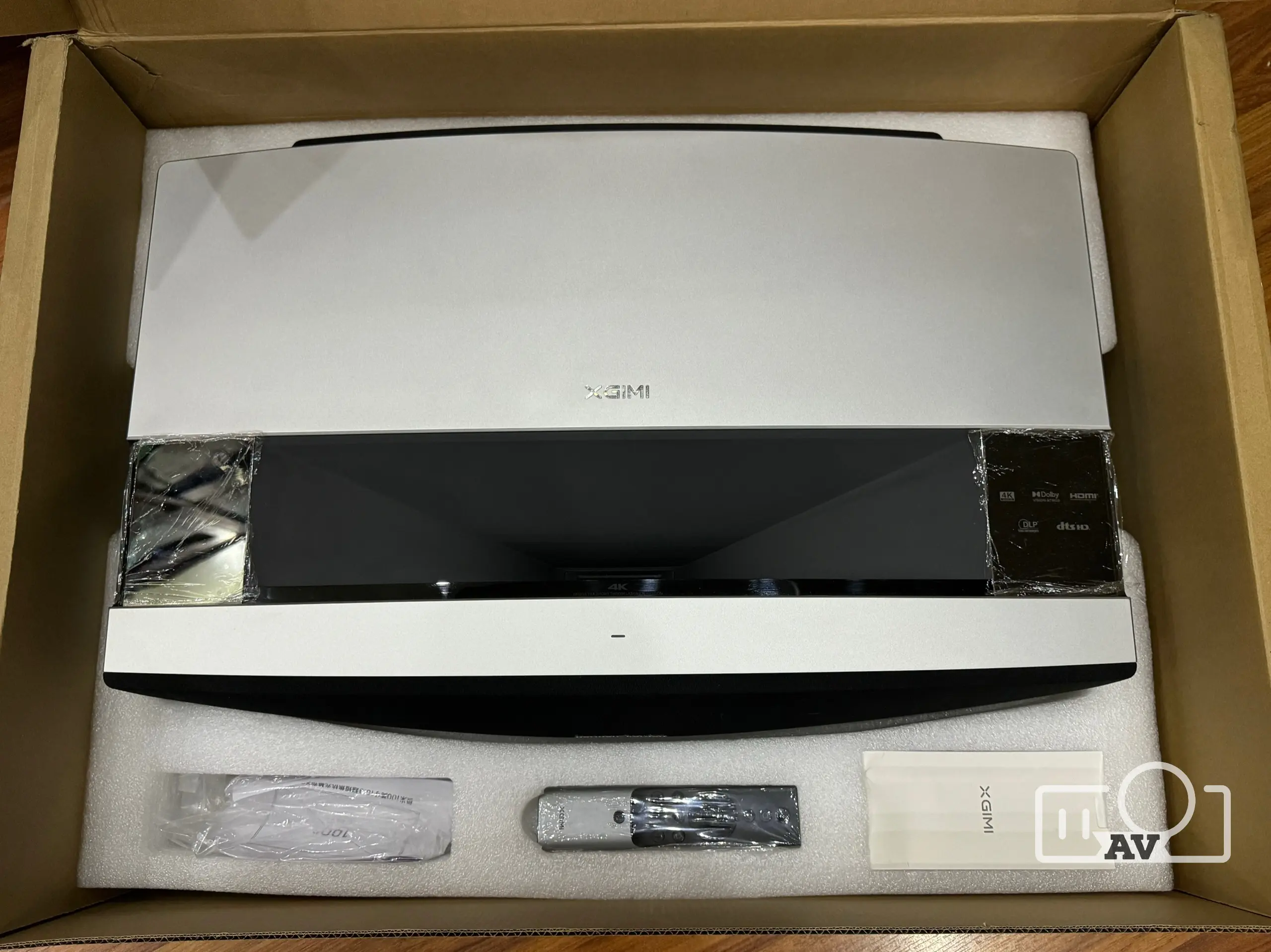 XGIMI A3 4K, 3500 ANSI lumens, Loa 60w, độ trễ thấp 240HZ